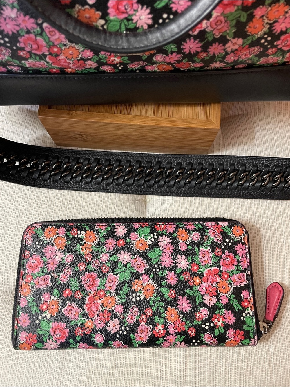 Coach Sierra Posey Cluster Floral Satchel, Wallet & Black Chain Detail Strap - Picture 13 of 17